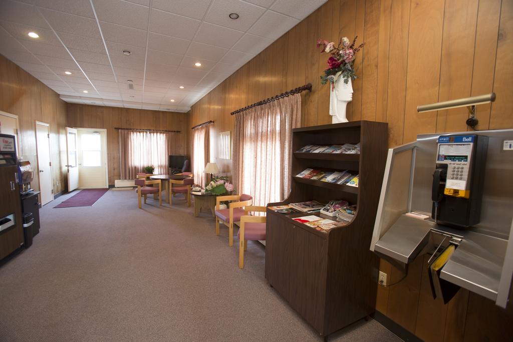 Motel Vaudreuil Eksteriør billede